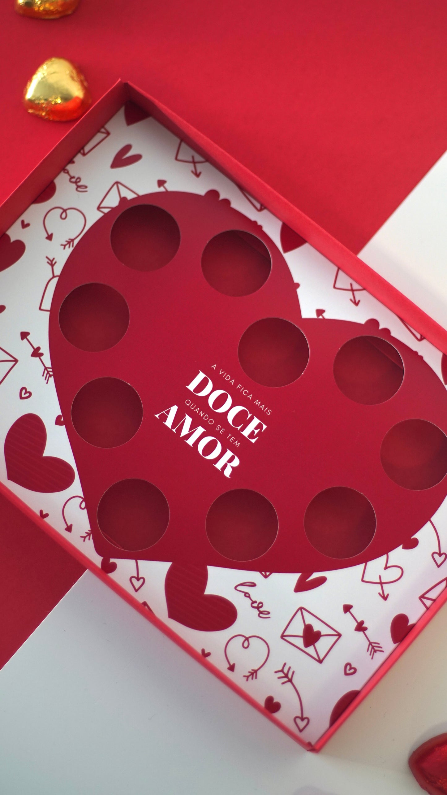 Heart-shaped box with 10 brigadeiros - Valentine's Day - Red