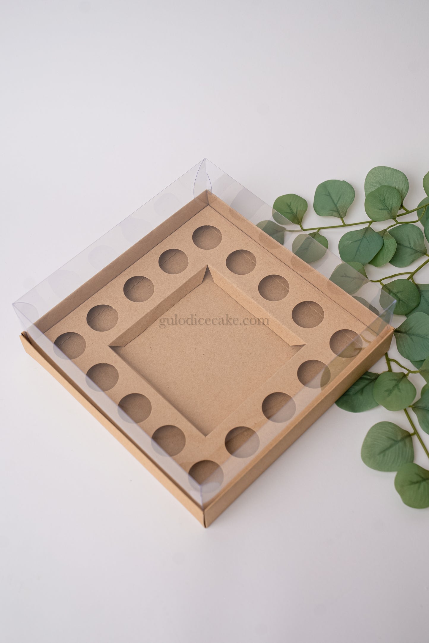 Caixa Bolo + 16 Doces c/ Tampa PVC- Kraft