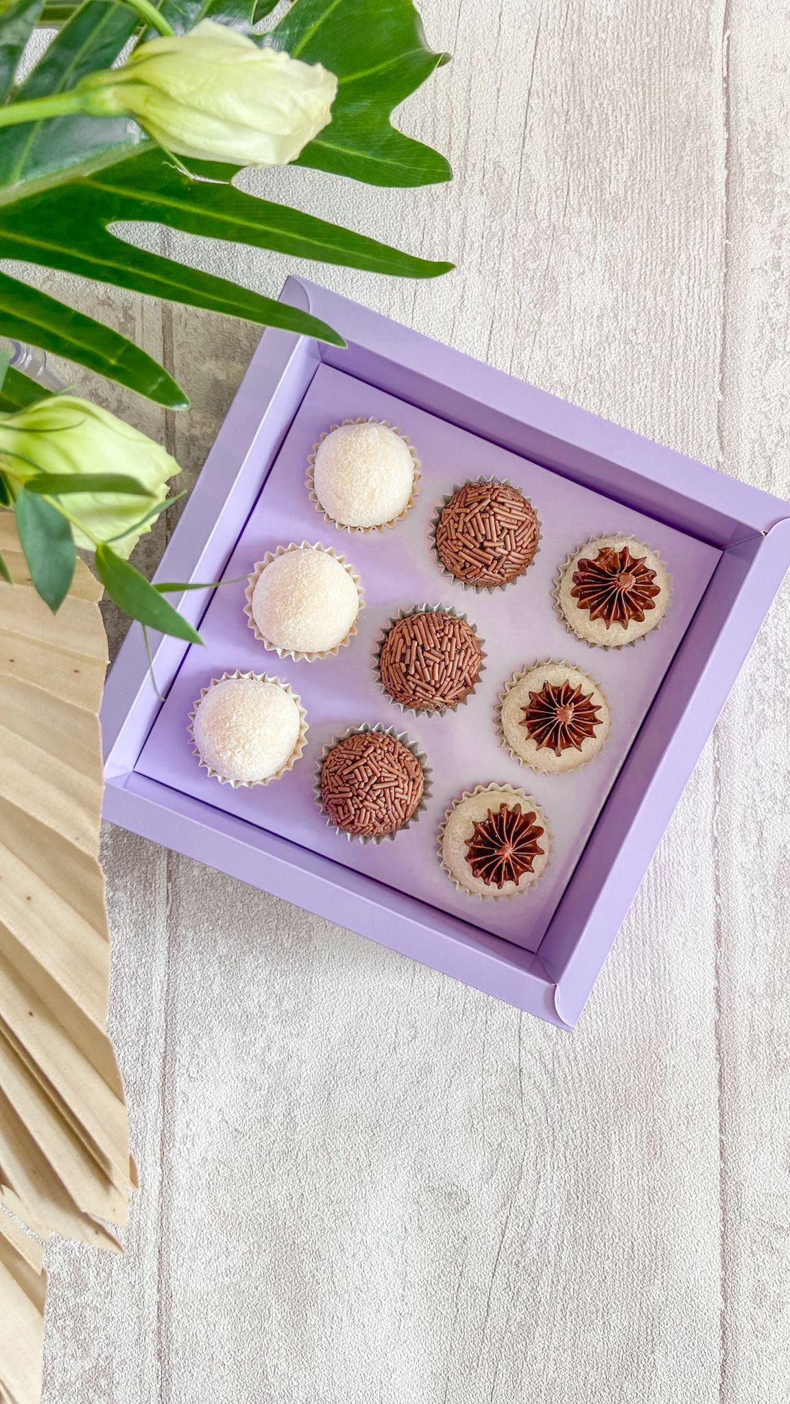 Caixa Lavanda 9 Brigadeiros - PACK 10UN