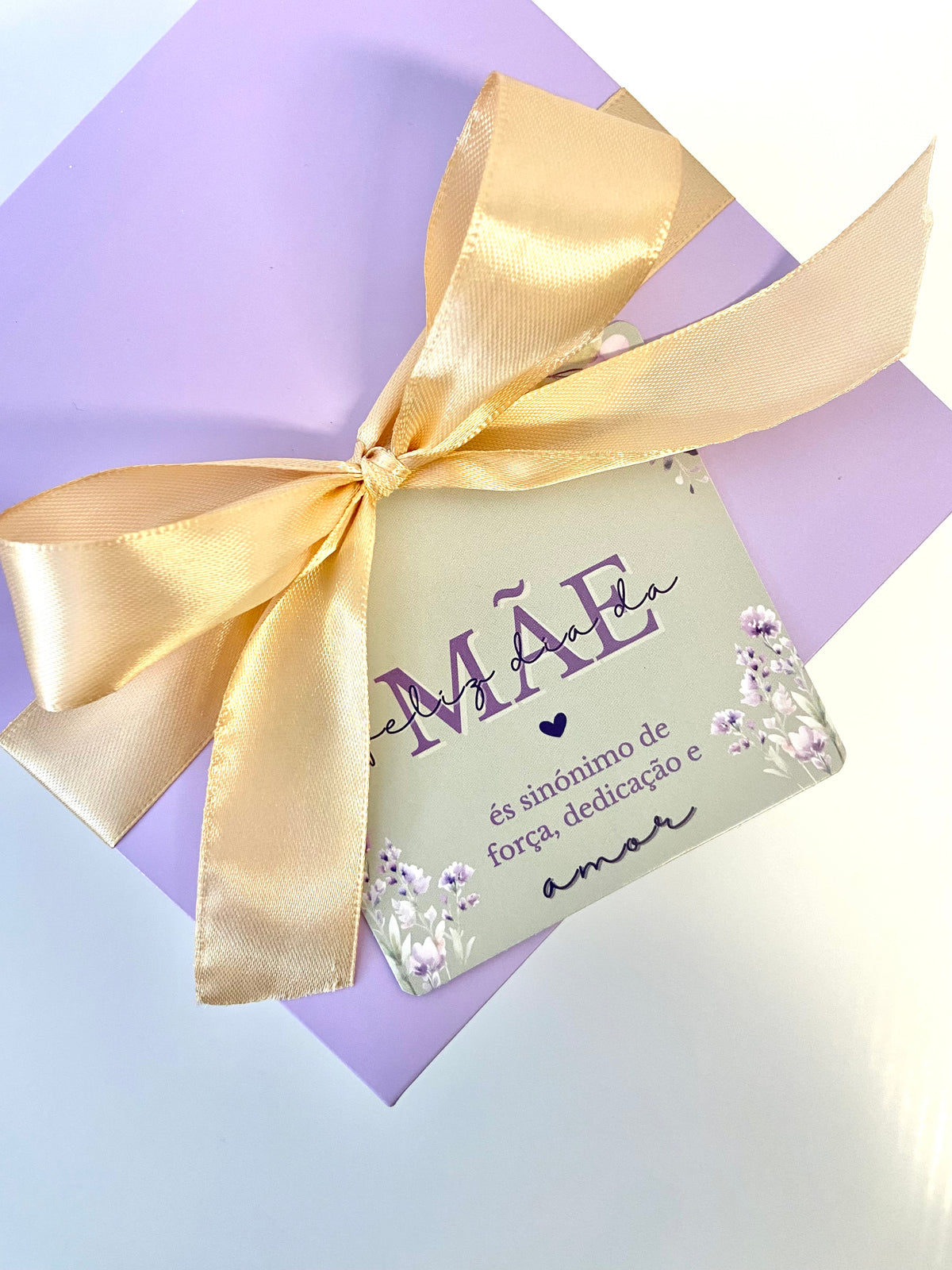 Mother's Day Labels with Hole - 20 units.