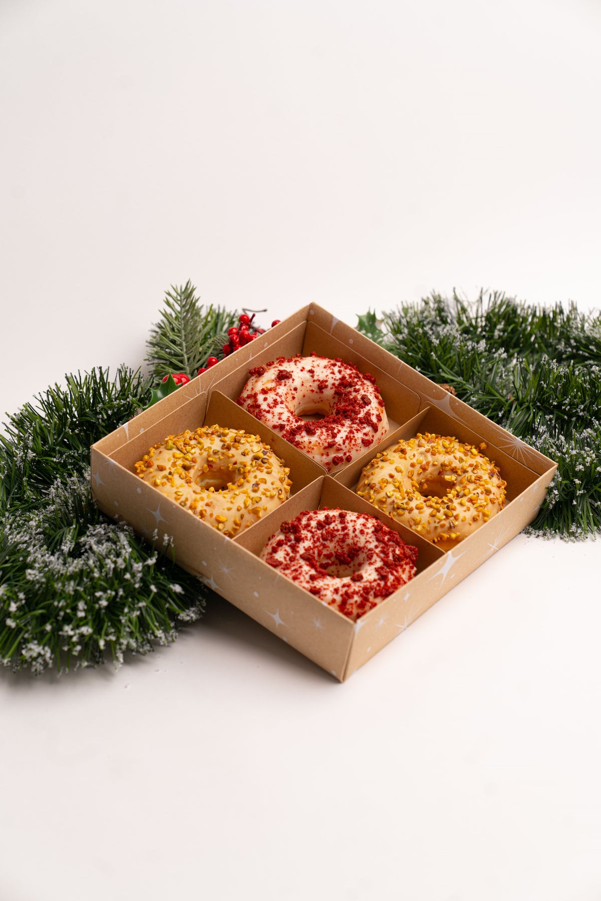 Caixa Kraft 20x20x4cm c/ Cinta e Divisórias - Linha Estrela de Natal