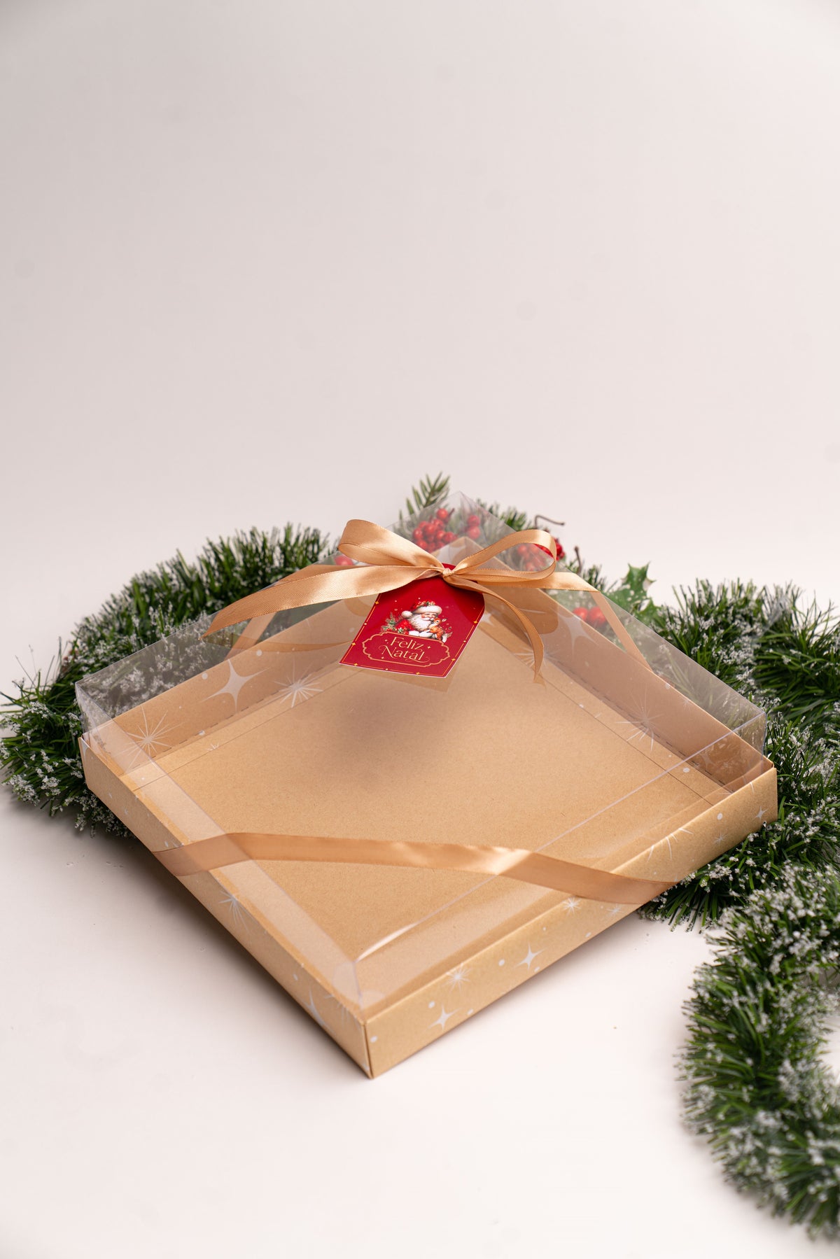 Caixa Kraft p/ Guirlanda Brownie 25x25x4cm c/ Tampa PVC- Linha Estrela de Natal