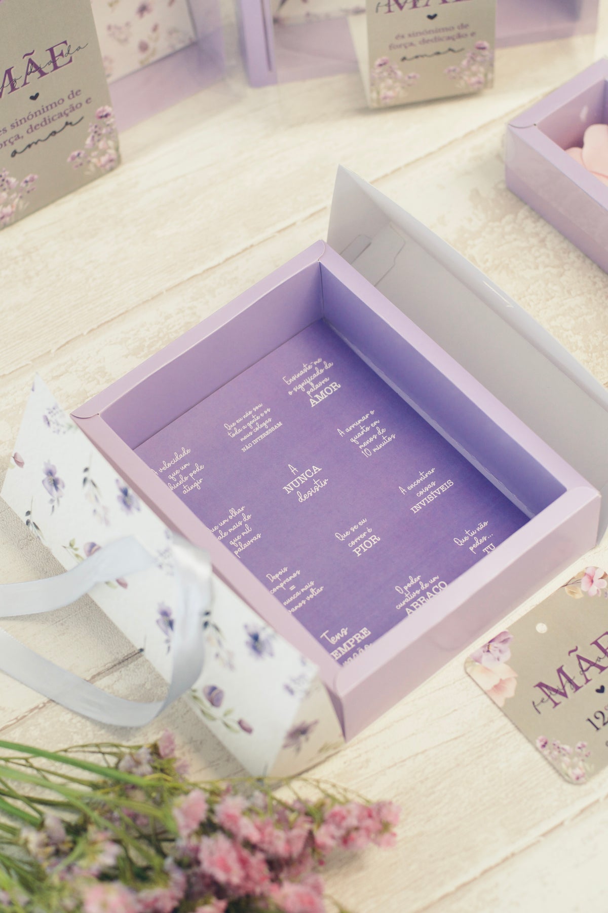 Box of 12 Sweets with Messages and Label - Mother's Day - REF. 202404.003M