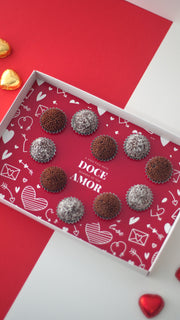 Heart-shaped box with 10 brigadeiros - Valentine's Day - White