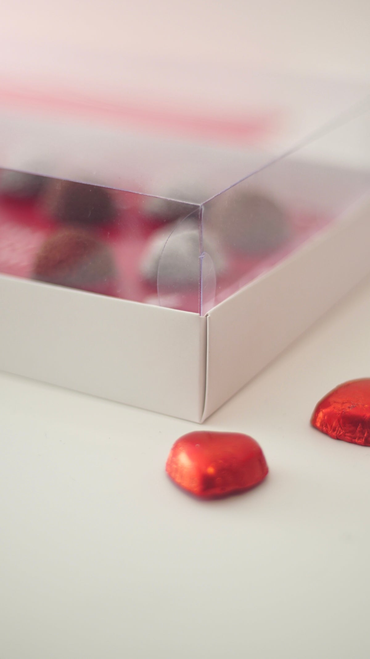 Heart-shaped box with 10 brigadeiros - Valentine's Day - White