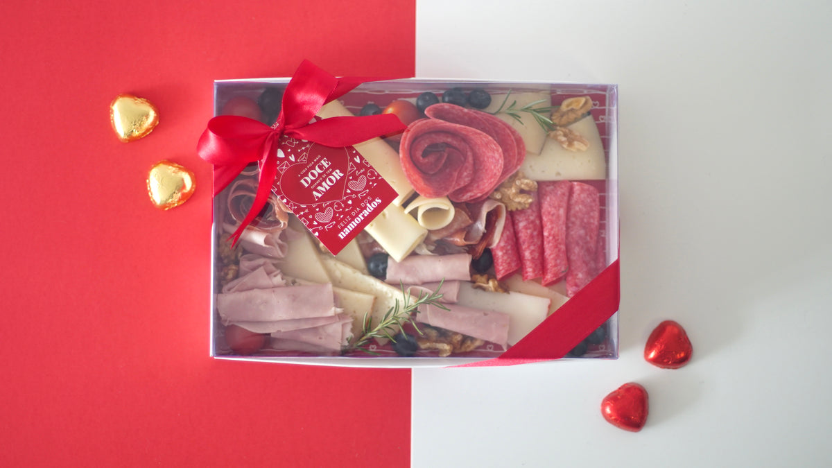 Box/Tray 25x17cm with label - Valentine's Day - White
