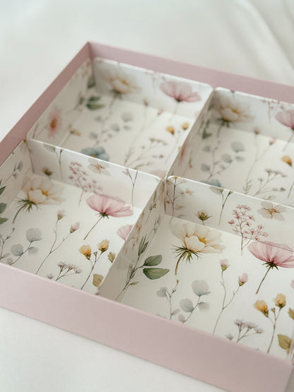 Caixa Rosa 20x20x5cm c/ Etiqueta e Divisórias - Dia da Mãe