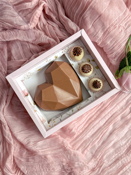 Caixa Rosa Mini-Bolo + 3 Doces- Dia da Mãe