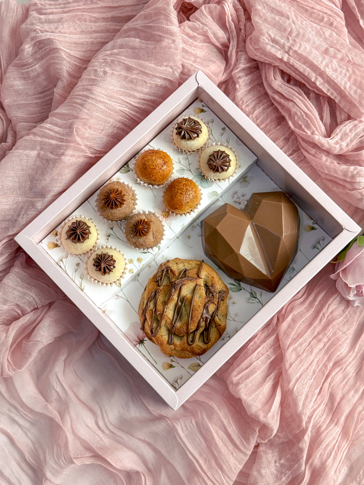 Caixa Rosa 8 Doces + Espaço c/etiqueta - Dia da Mãe