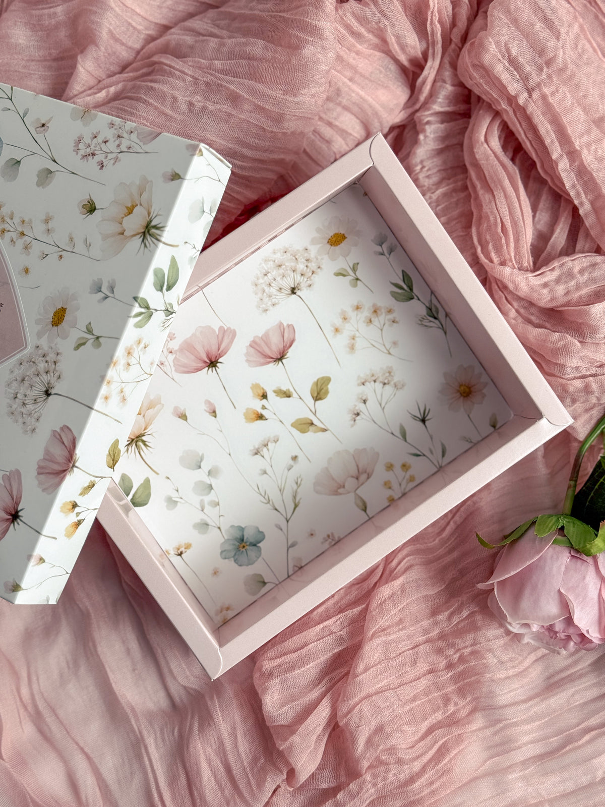 Caixa Rosa Bolachas/Presentes c/fundo e etiqueta - Dia da Mãe