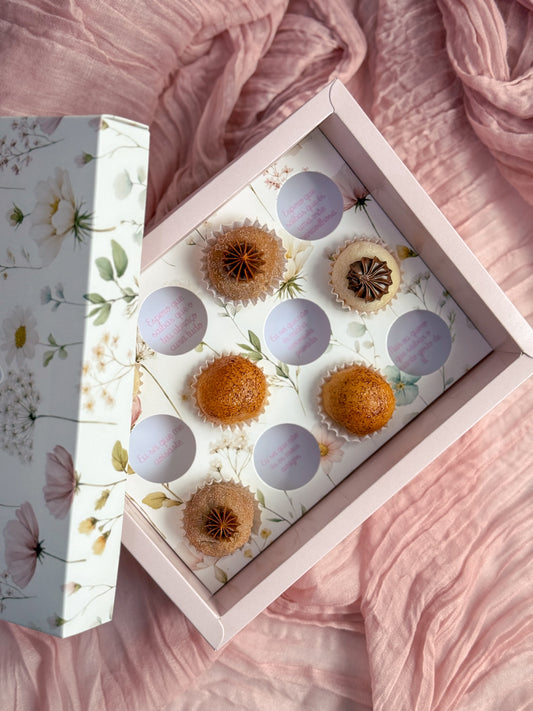 Caixa Rosa 12 Doces c/ Mensagens - Dia da Mãe