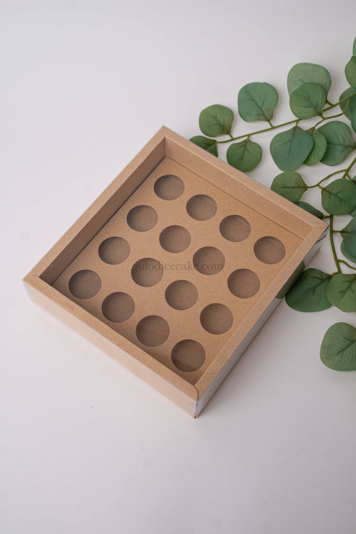 Box of 16 Sweets with PVC Lid – Kraft