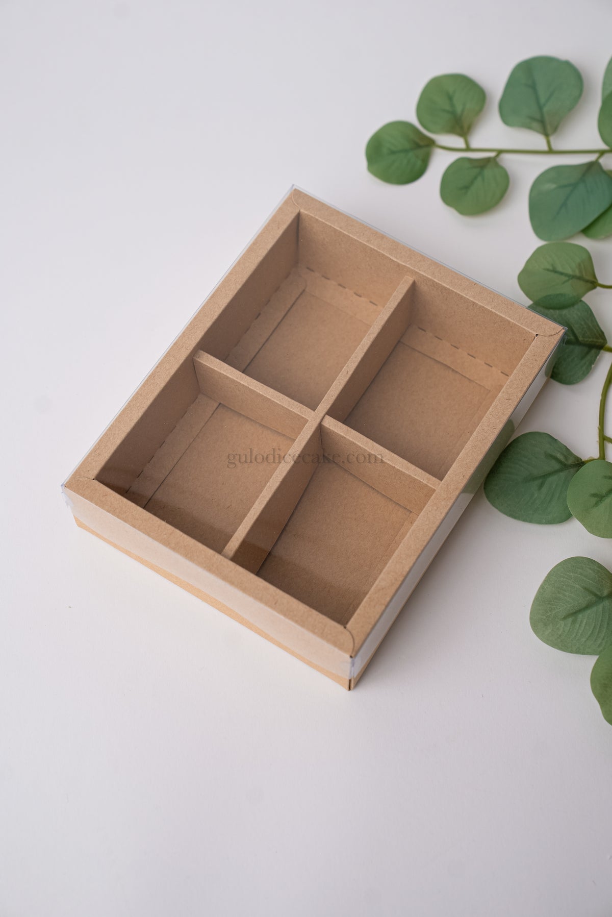 Box with 4 Compartments and Lid - PVC Kraft