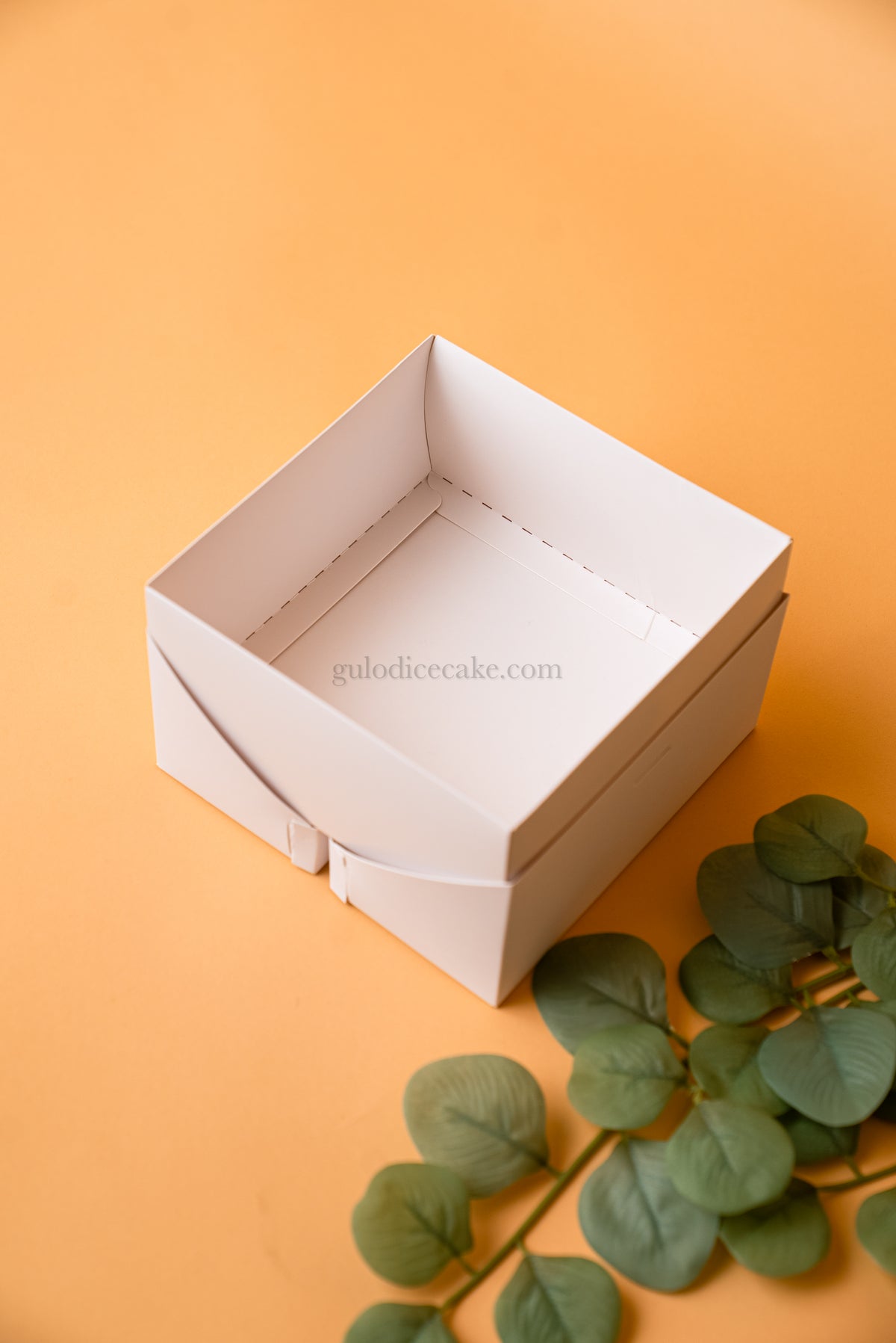 Box 16x16x7cm with Sleeve – White