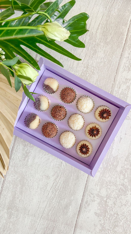 Caixa Lavanda 12 Brigadeiros - PACK 10UN