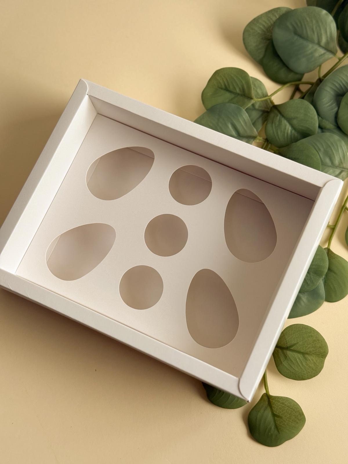 Caixa 4 Ovos 50g + 3 Doces - Branca